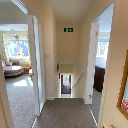 Treetops - Bright 2 Bed Flat - Super Location Inverness Exterior photo