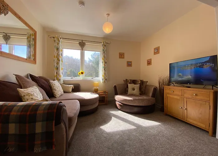 Treetops - Bright 2 Bed Flat - Super Location